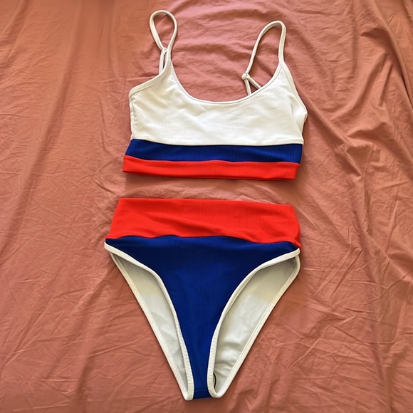 Beach Riot Bikini - Picture 2 of 4